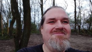 Der Mausebär steht auch heute im Wald